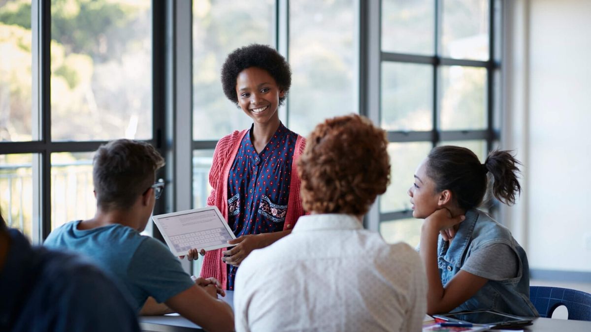 Conheça as 6 melhores faculdades de logística no Brasil